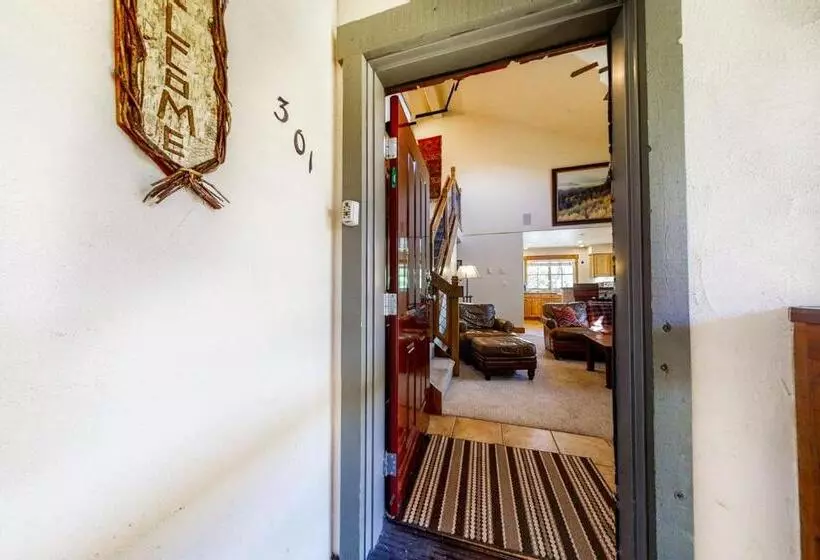 هتل The Pines By Retreatia