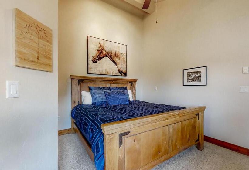 هتل The Pines By Retreatia