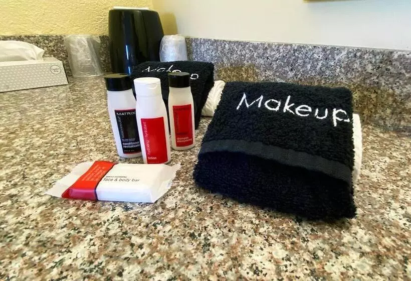 모텔 Lake Logan Inn