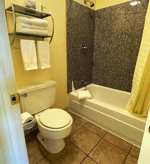 מוטל Lake Logan Inn