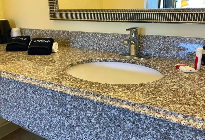 모텔 Lake Logan Inn