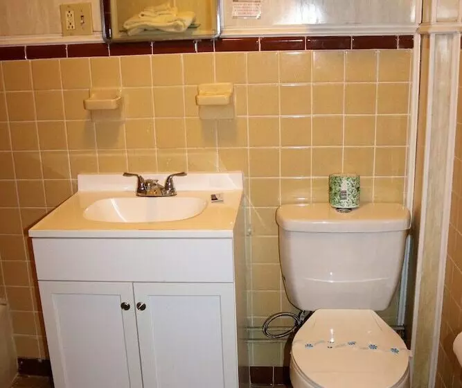 فندق على الطريق Rodeway Inn