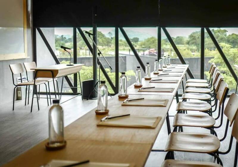 استراحتگاه Cross River Kwai