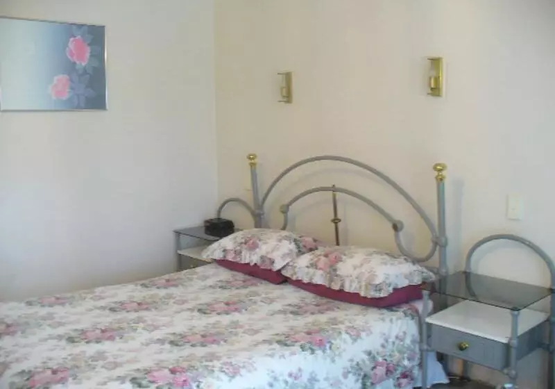 Ashleigh Court Motel