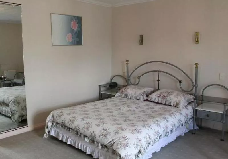 Ashleigh Court Motel