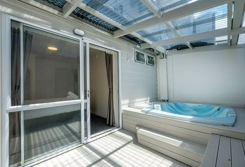 Ashleigh Court Motel