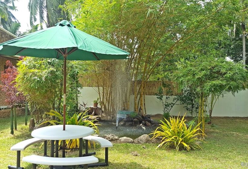 Cooper's Beach Resort