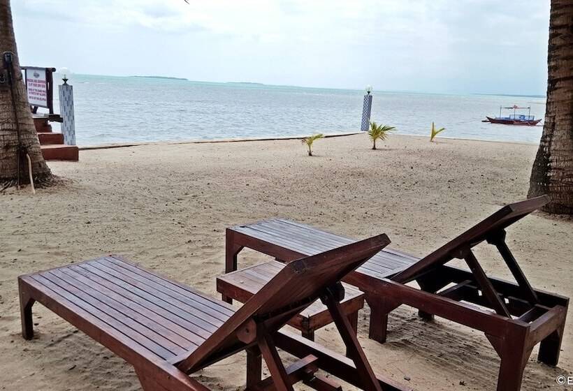 Cooper's Beach Resort