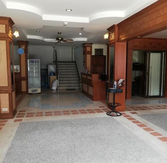 בית מלון כפרי Amorn Mansion