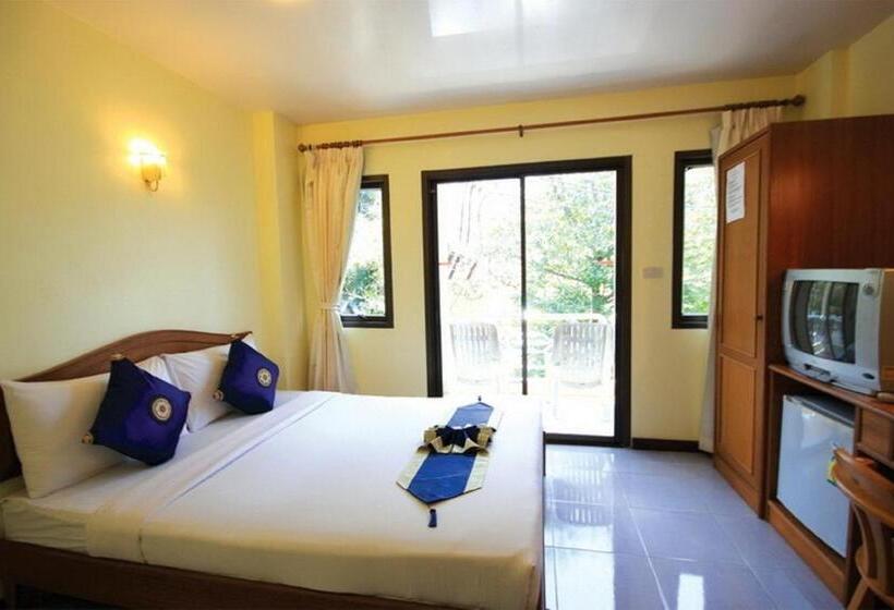 בית מלון כפרי Amorn Mansion