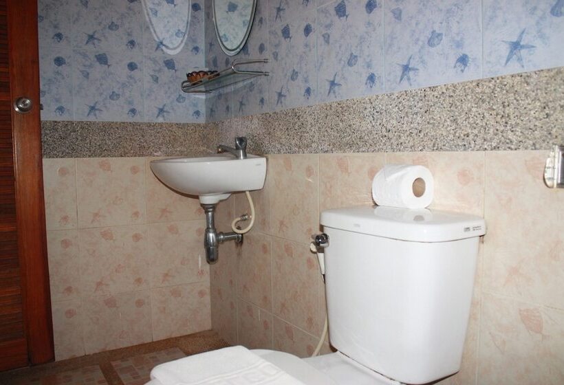 בית מלון כפרי Amorn Mansion