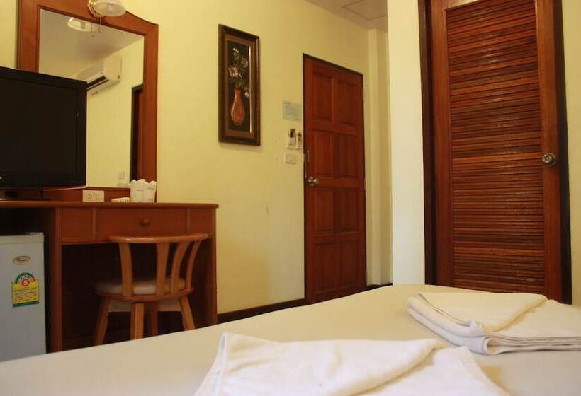 בית מלון כפרי Amorn Mansion