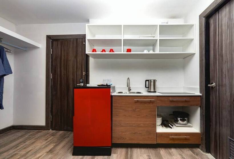 فندق Ubox Samui Hostel   Chaweng Beach