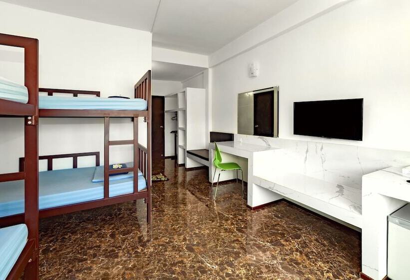 فندق Ubox Samui Hostel   Chaweng Beach