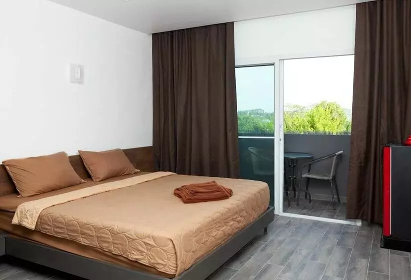 Hotel Ubox Samui Hostel   Chaweng Beach