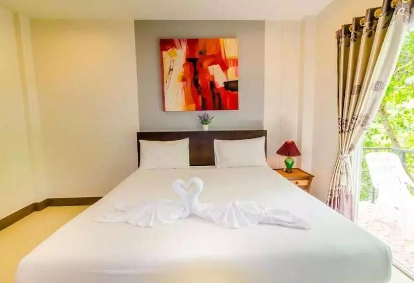 Hotel Baan Yuyen Karon Guesthouse