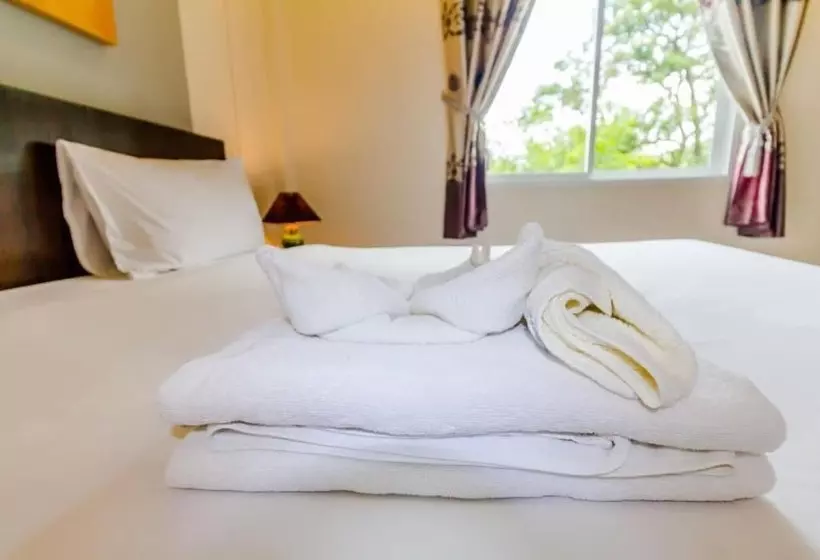 Hotel Baan Yuyen Karon Guesthouse