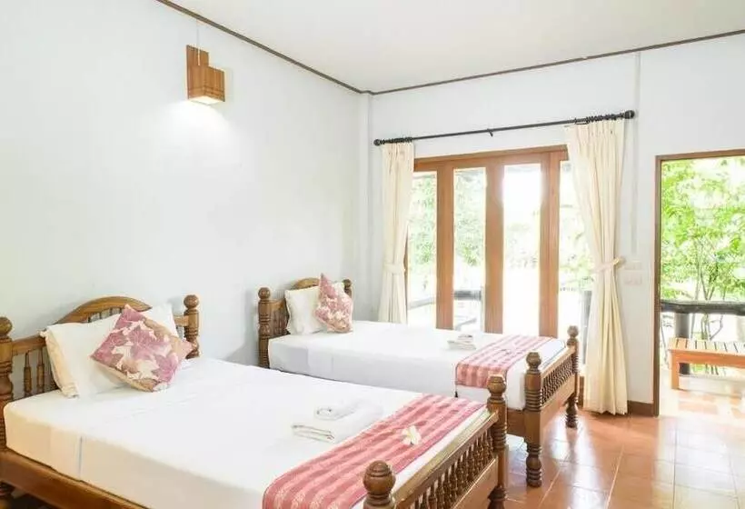 هتل Bangyai Buri Resort