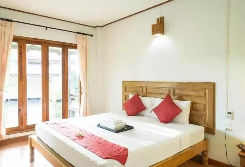 هتل Bangyai Buri Resort