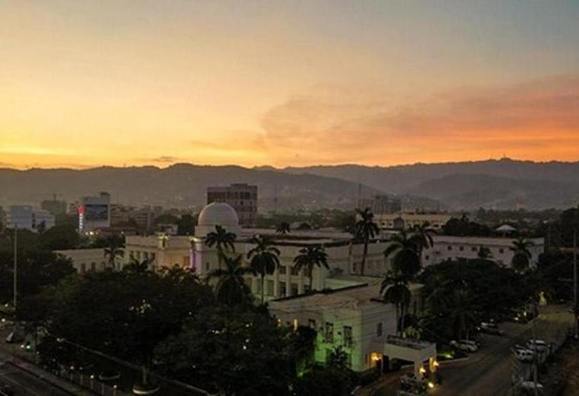 Cebu Capitol Central Hotel & Suites Powered By Cocotel