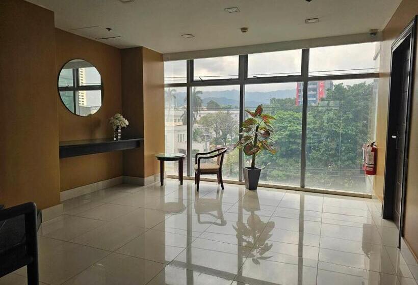 Cebu Capitol Central Hotel & Suites Powered By Cocotel