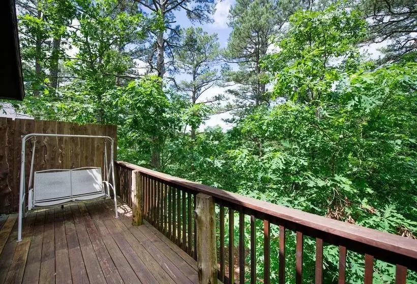 호텔 Eureka Springs Treehouses, Hobbit Caves & Castles