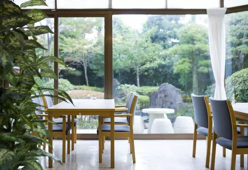 Отель Ogoto Onsen Yunoyado Komolebi