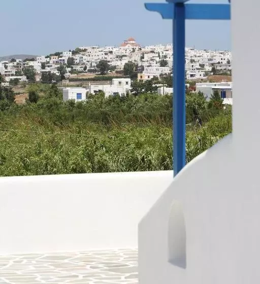בית מלון כפרי Paros Inn