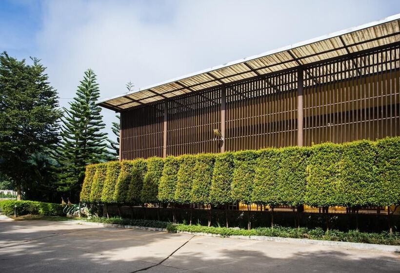 Hotel Poonyamantra Resort