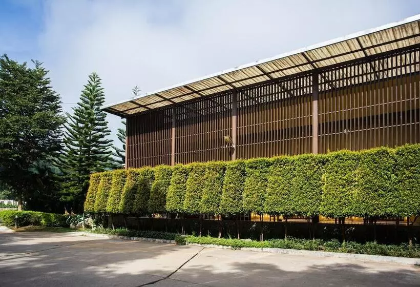 Hotelli Poonyamantra Resort