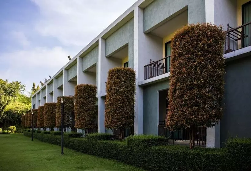 Hotelli Poonyamantra Resort