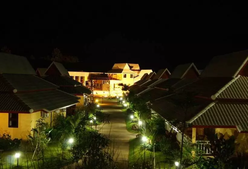 Hotelli Poonyamantra Resort
