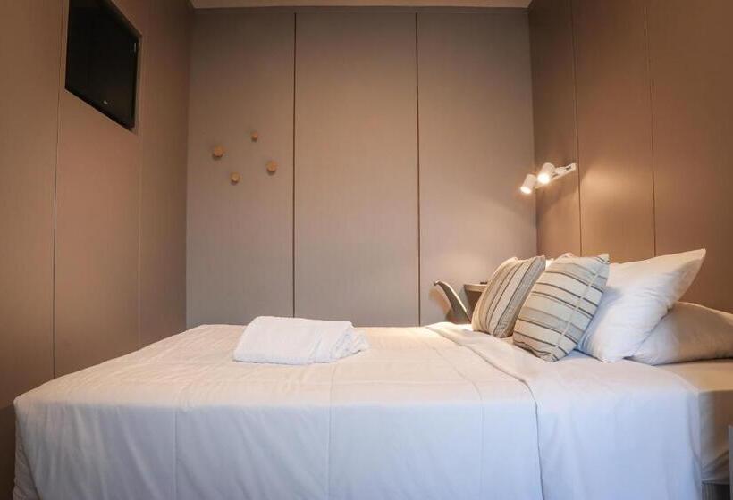 هتل Pousada Solar Viena