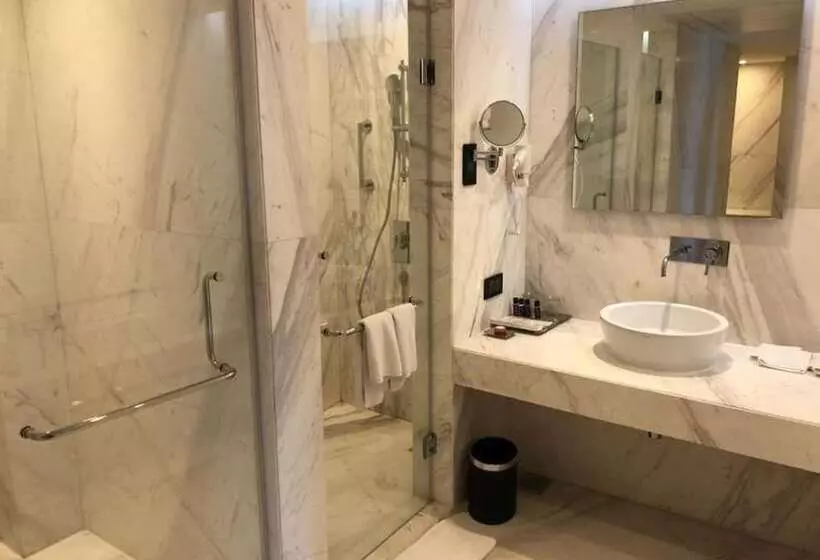 Pride Plaza Hotel, Aerocity New Delhi