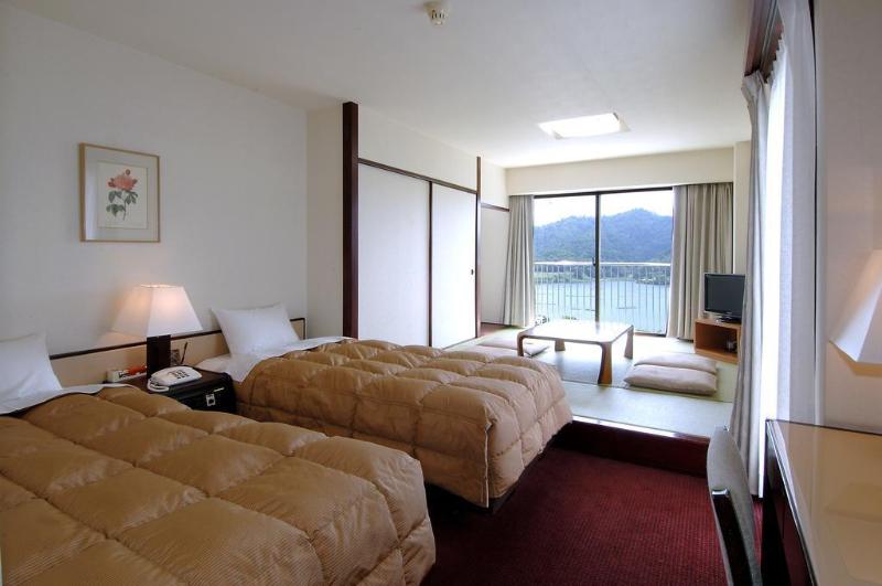 בית מלון כפרי Resorpia Kumihama