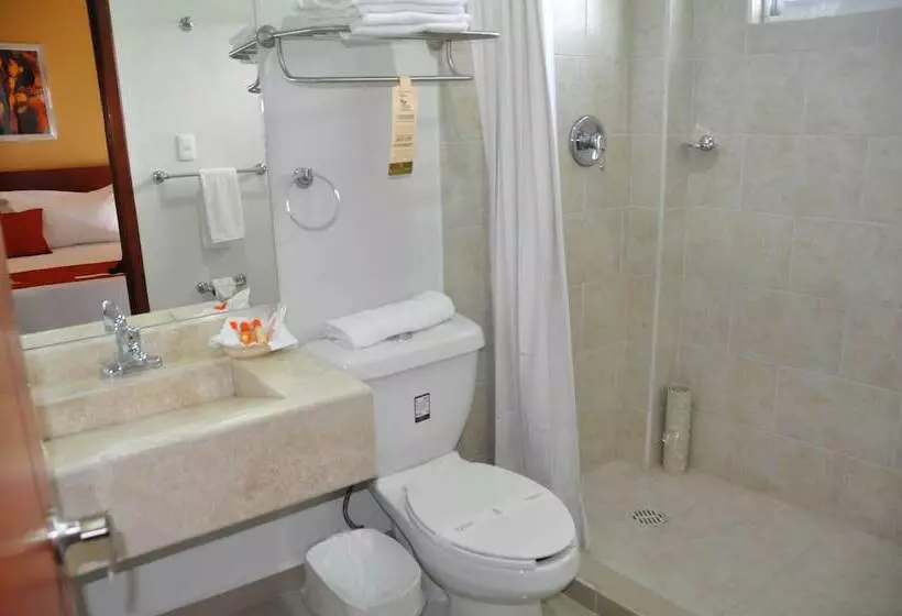 בית מלון כפרי Yakar