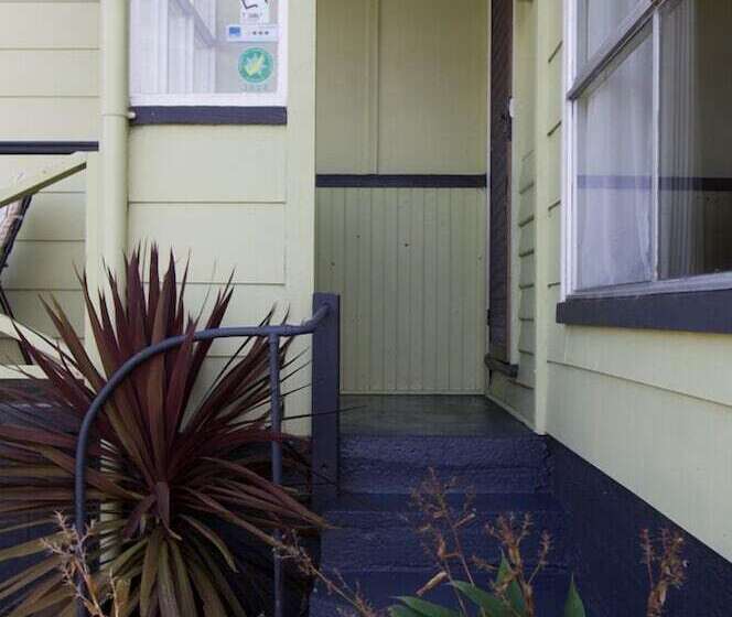 Lady Barron Holiday Home