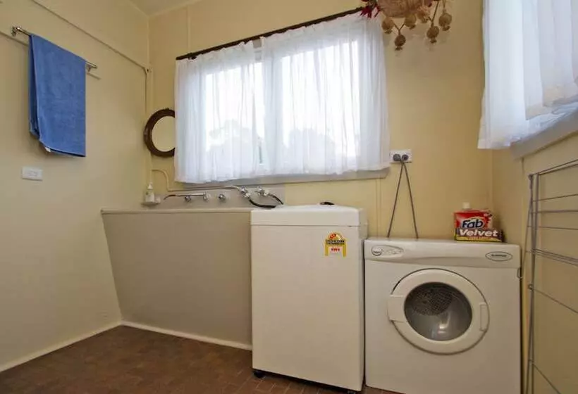 Lady Barron Holiday Home