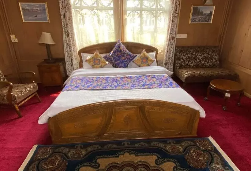Majatalo Hb Zaindari Palace