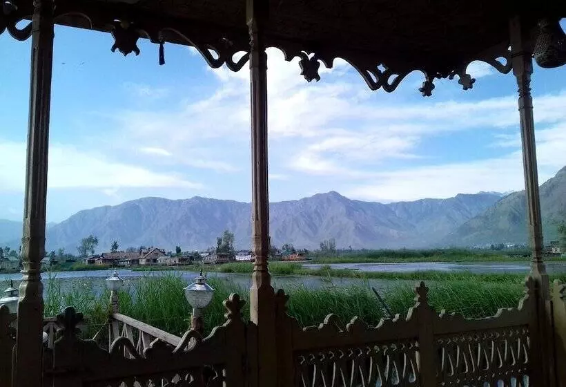 Majatalo Hb Zaindari Palace