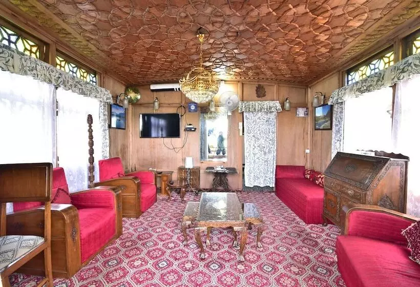 Majatalo Hb Zaindari Palace