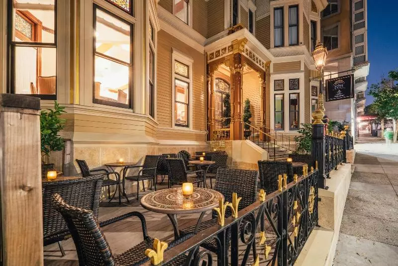 פנסיון Mansion On Sutter