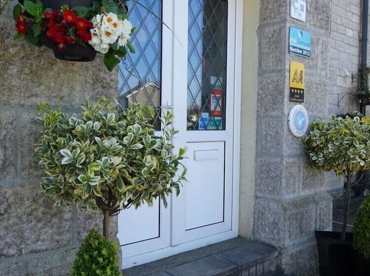 ベッドアンドブレックファースト Thurlestone House