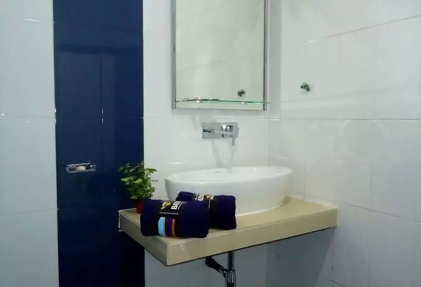 Bridge Hotel Negombo