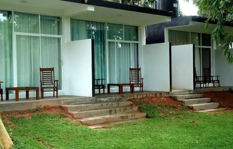 Bridge Hotel Negombo