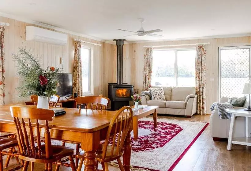 Freshwater Creek Cottages & Farm Stay