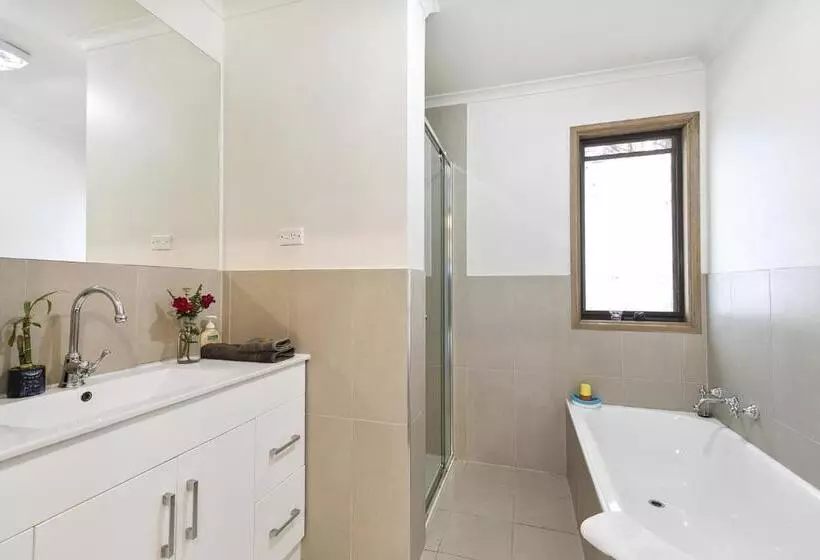 Freshwater Creek Cottages & Farm Stay