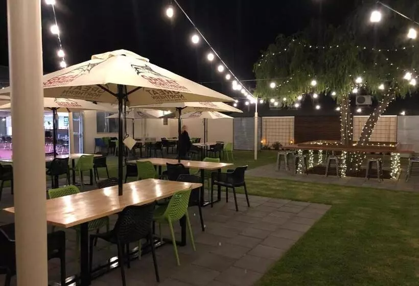 בית מלון כפרי The Anglers Inn