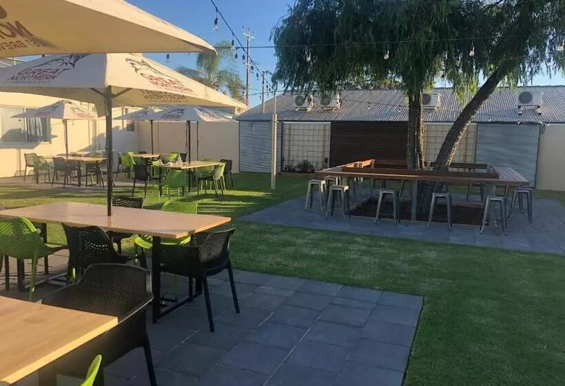 בית מלון כפרי The Anglers Inn