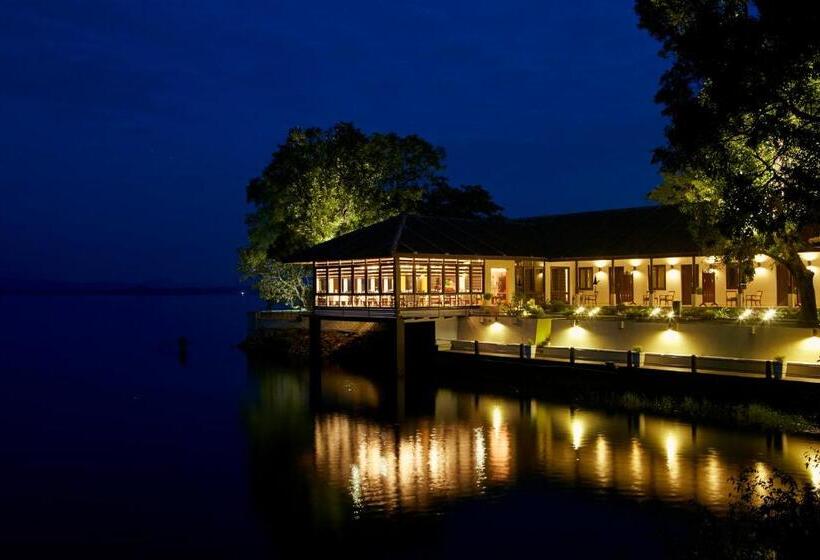 فندق Ekho Lake House